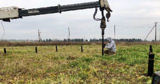 Установка винтовых свай Тихвин цена от 3137 руб.